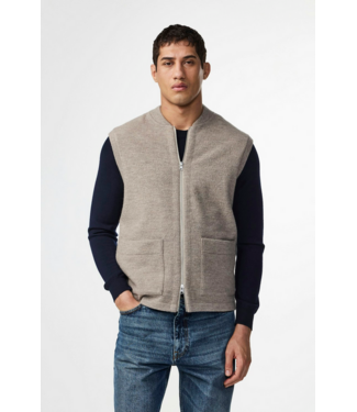 No Nationality NNO7 Merino Vest