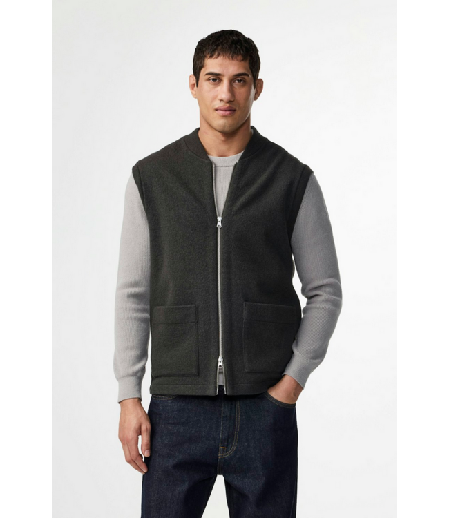 No Nationality NNO7 Merino Vest
