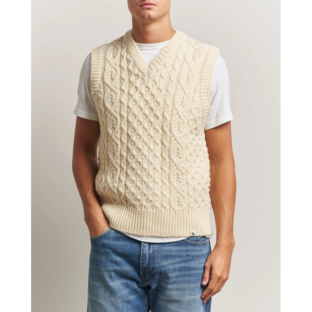 Peregrine Hudaon Aran Vest