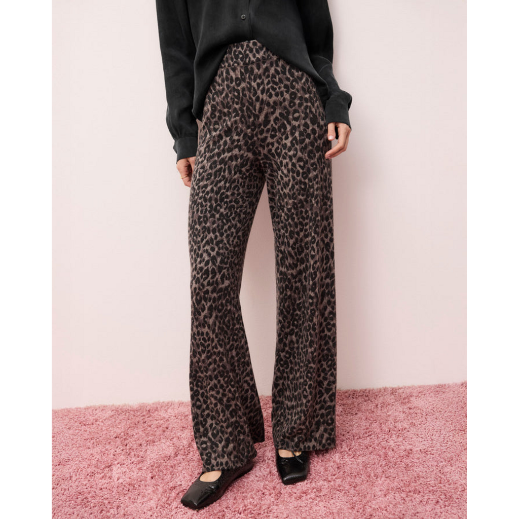 Ladies SPLENDID Splendid Leopard Sweater Pant