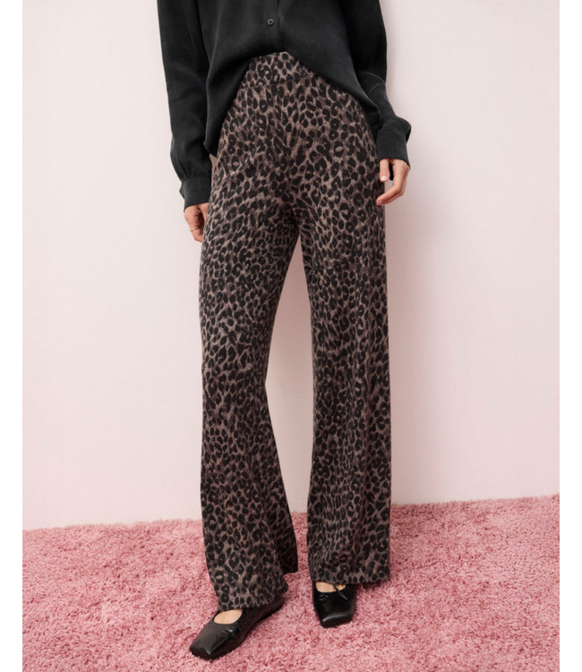 Ladies SPLENDID Splendid Leopard Sweater Pant