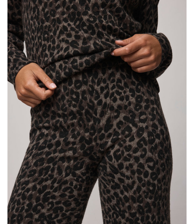 Ladies SPLENDID Splendid Leopard Sweater Pant