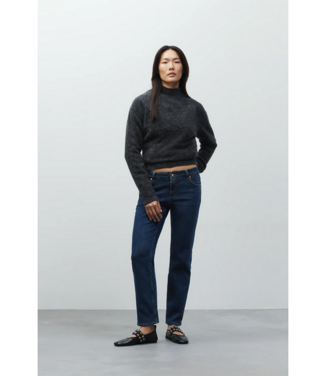 CLOSED Junna Crop Straight Jean