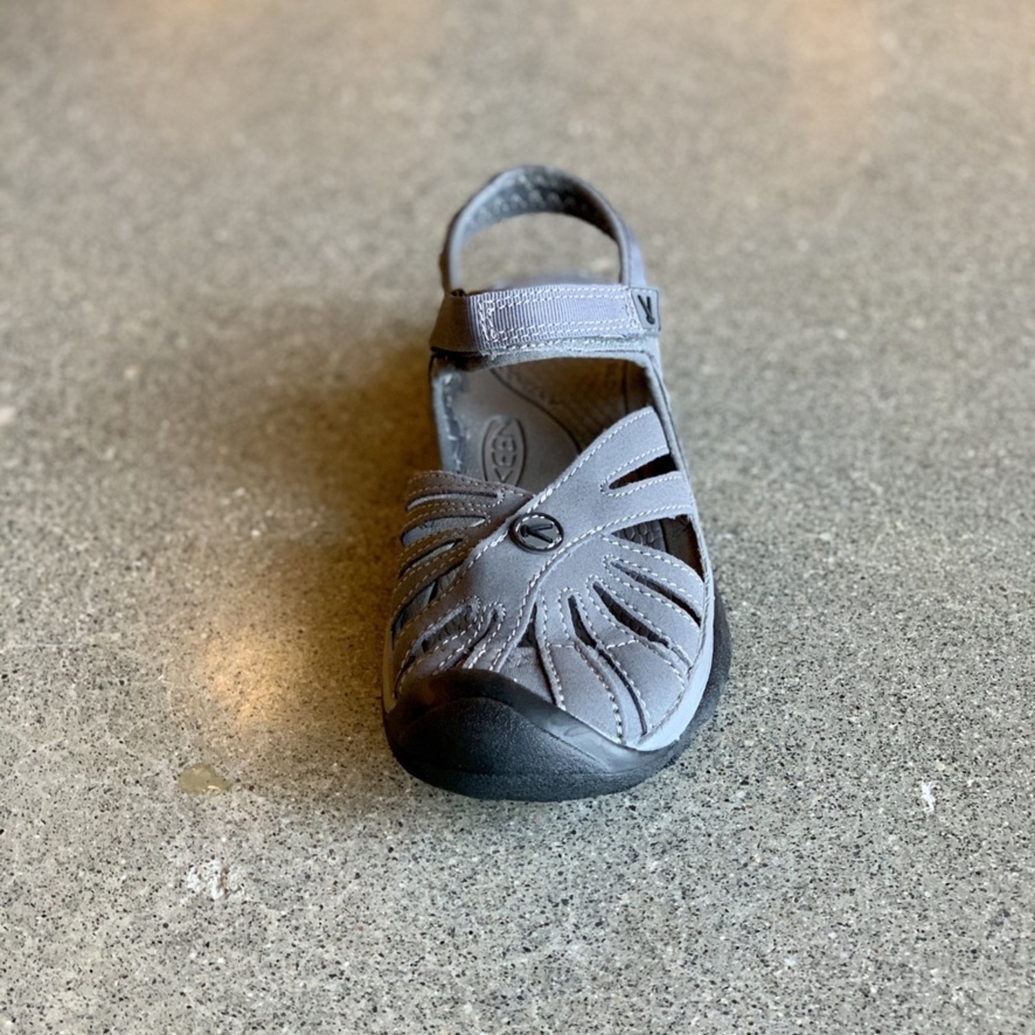 keen rose sandal magnet gargoyle
