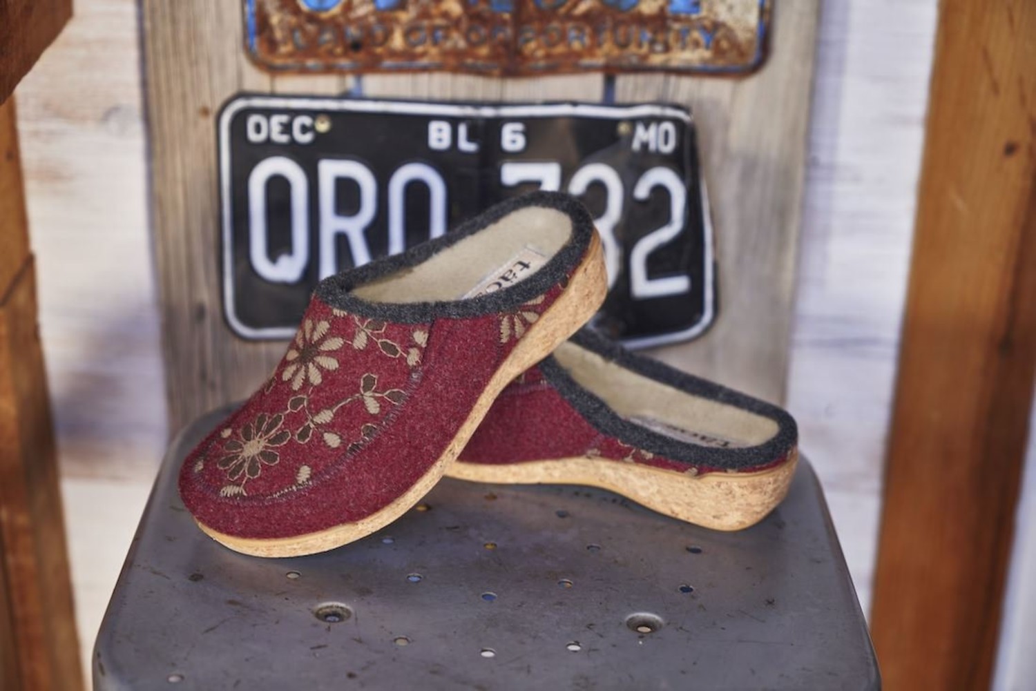 Taos woolderness shop clogs