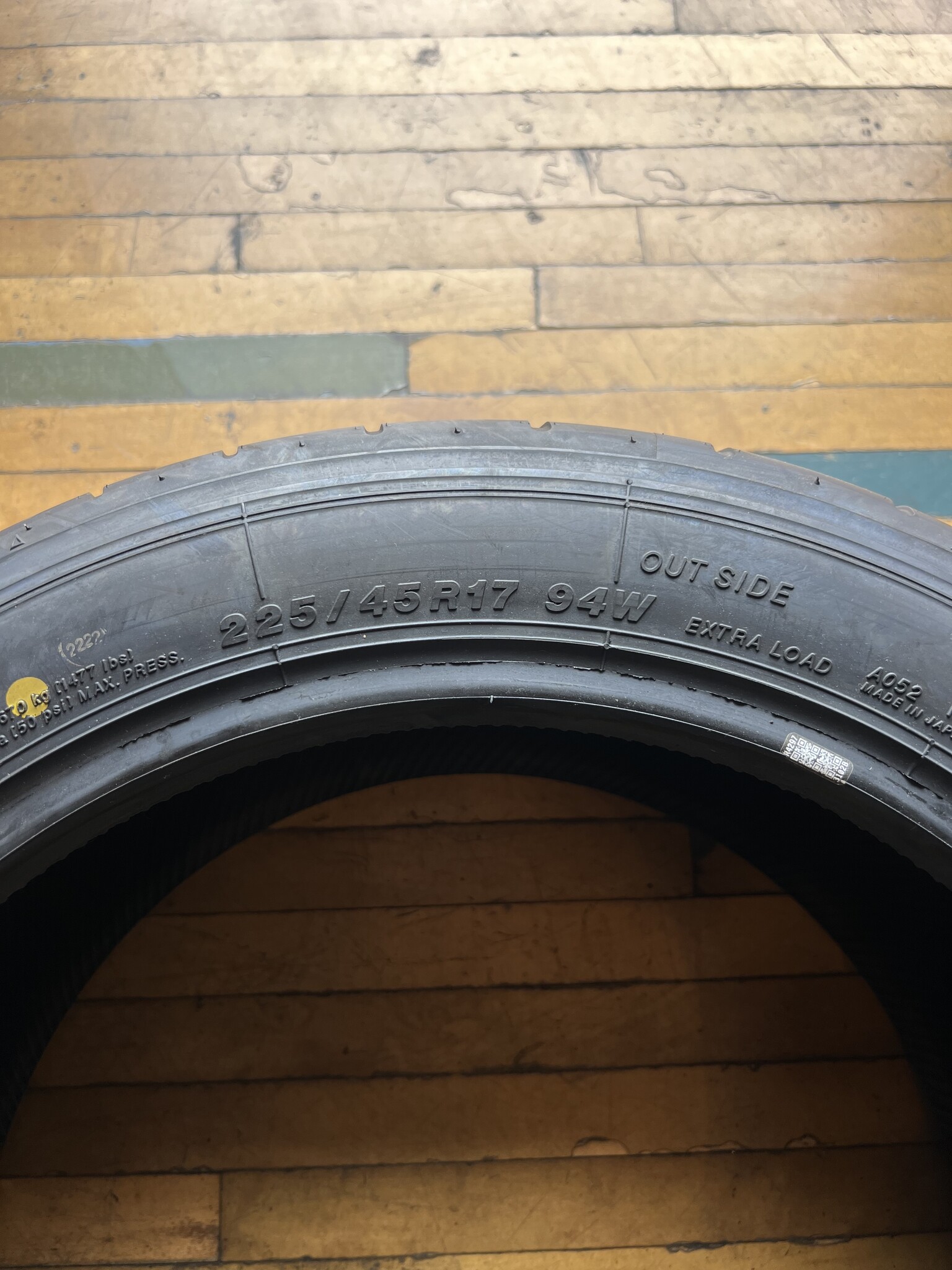 New: Yokohama Advan A052 (225/45/17) Pair