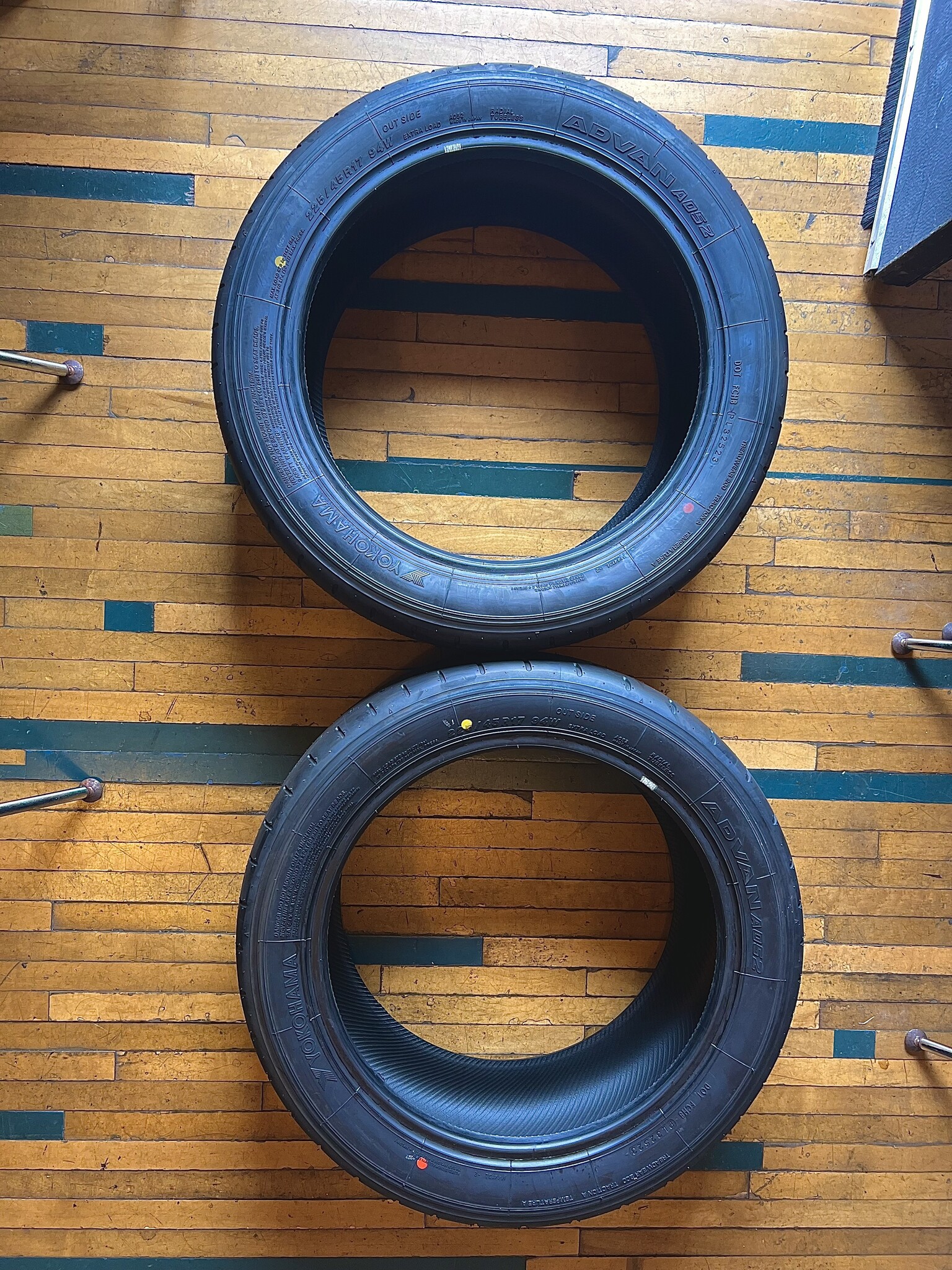 New: Yokohama Advan A052 (225/45/17) Pair