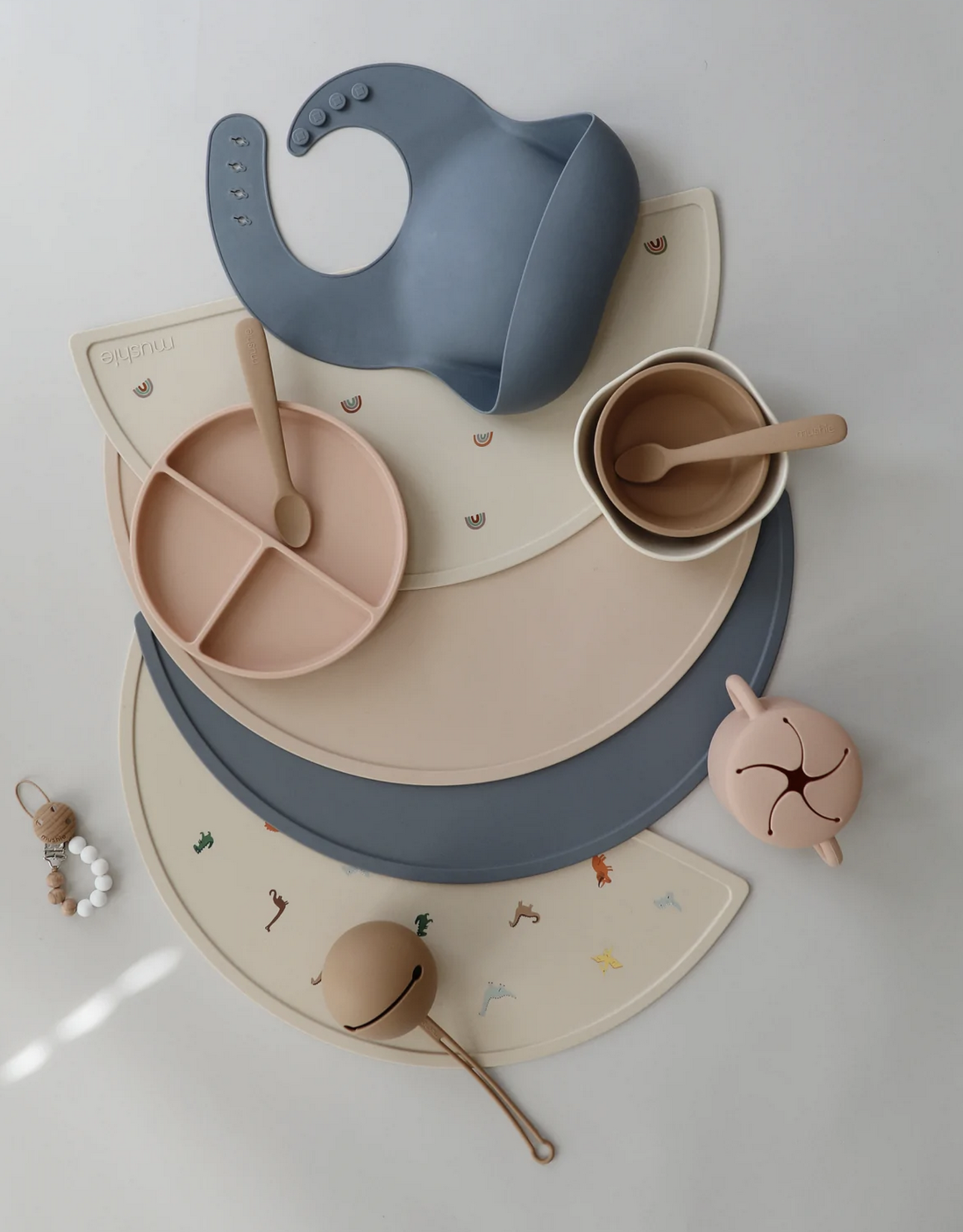 Mushie placemat- shifting sand