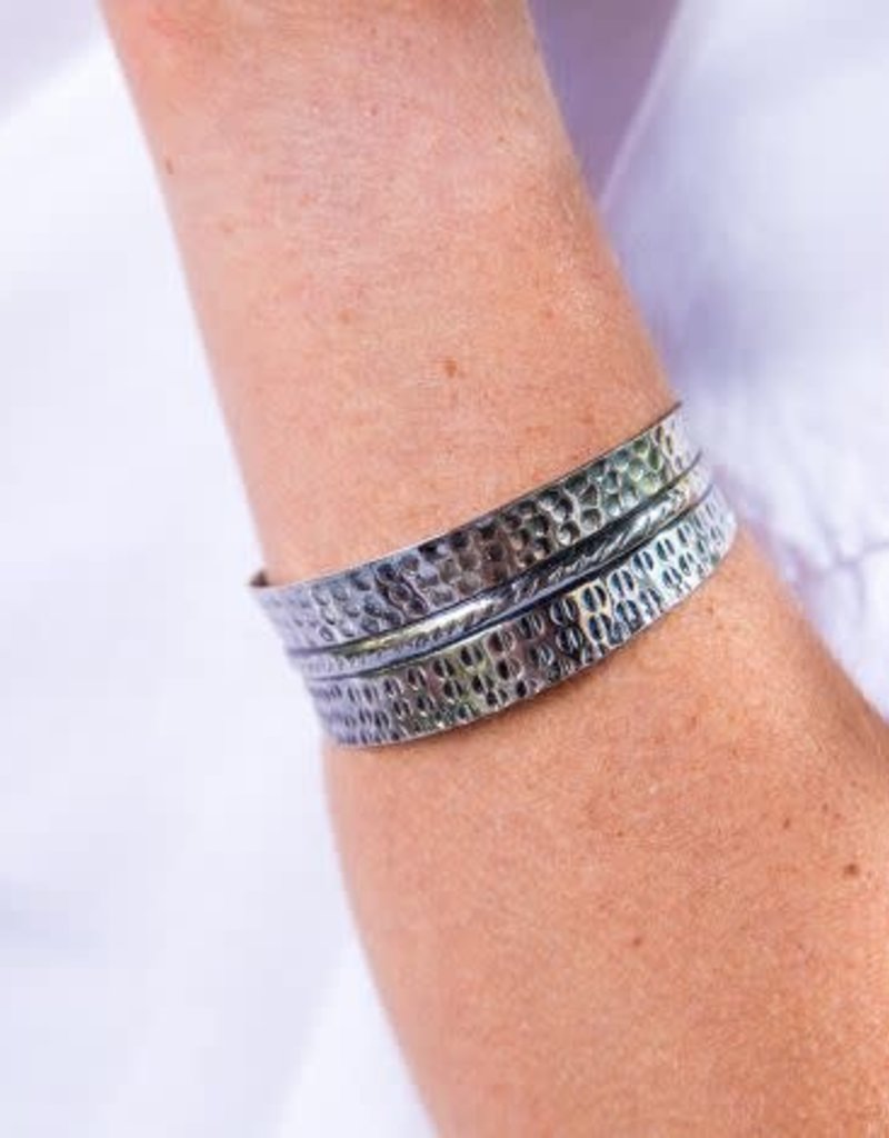Bracelet - Antique Silver Tone Mixed Pattern - B1409