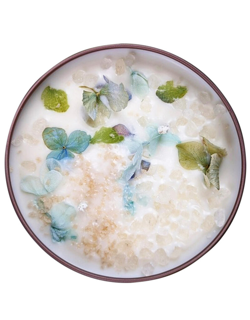 A&R- By the Sea- Hydrangea & Sea Salt Candle- 4 oz