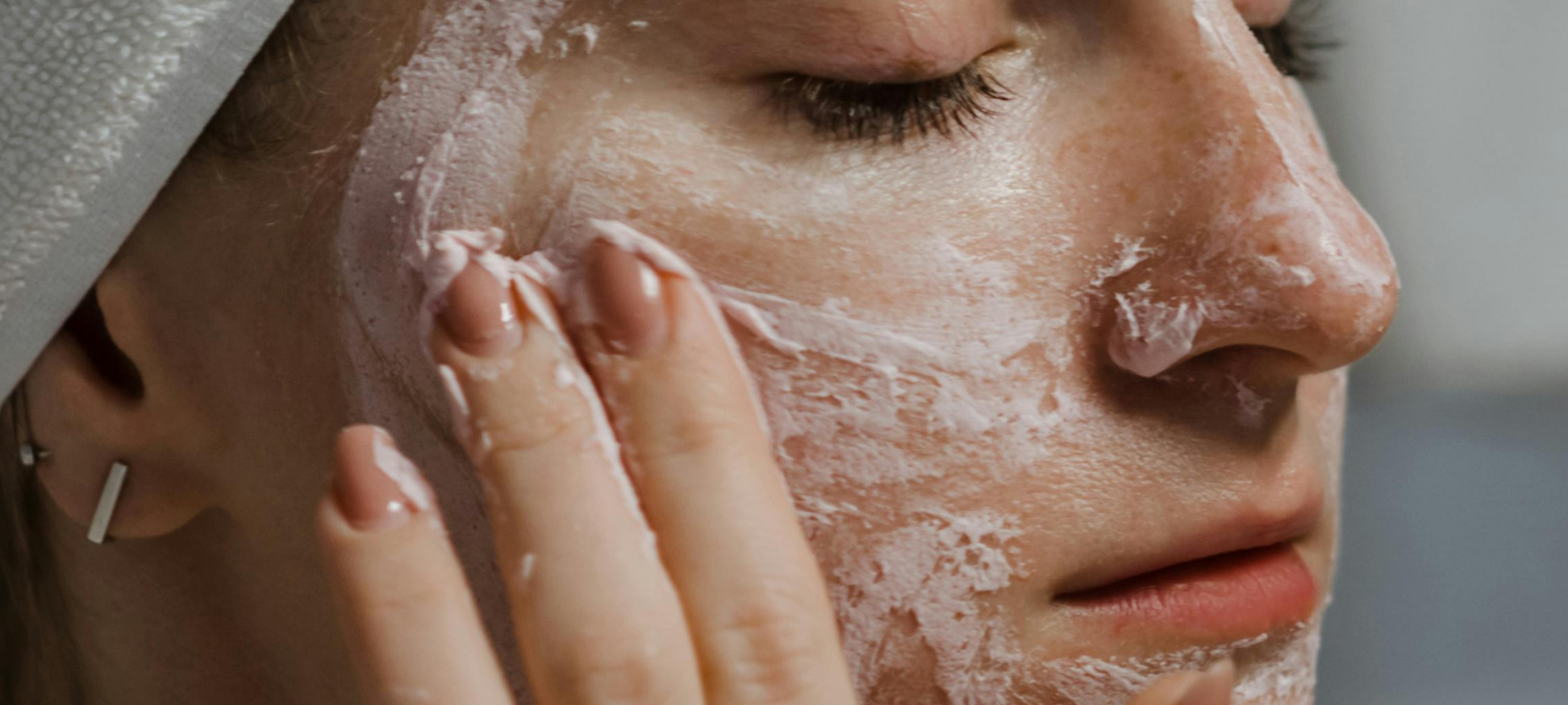 Pourquoi l’exfoliation devrait faire partie de votre routine beauté