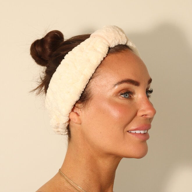 Bandeau extensible noué pour soins du visage