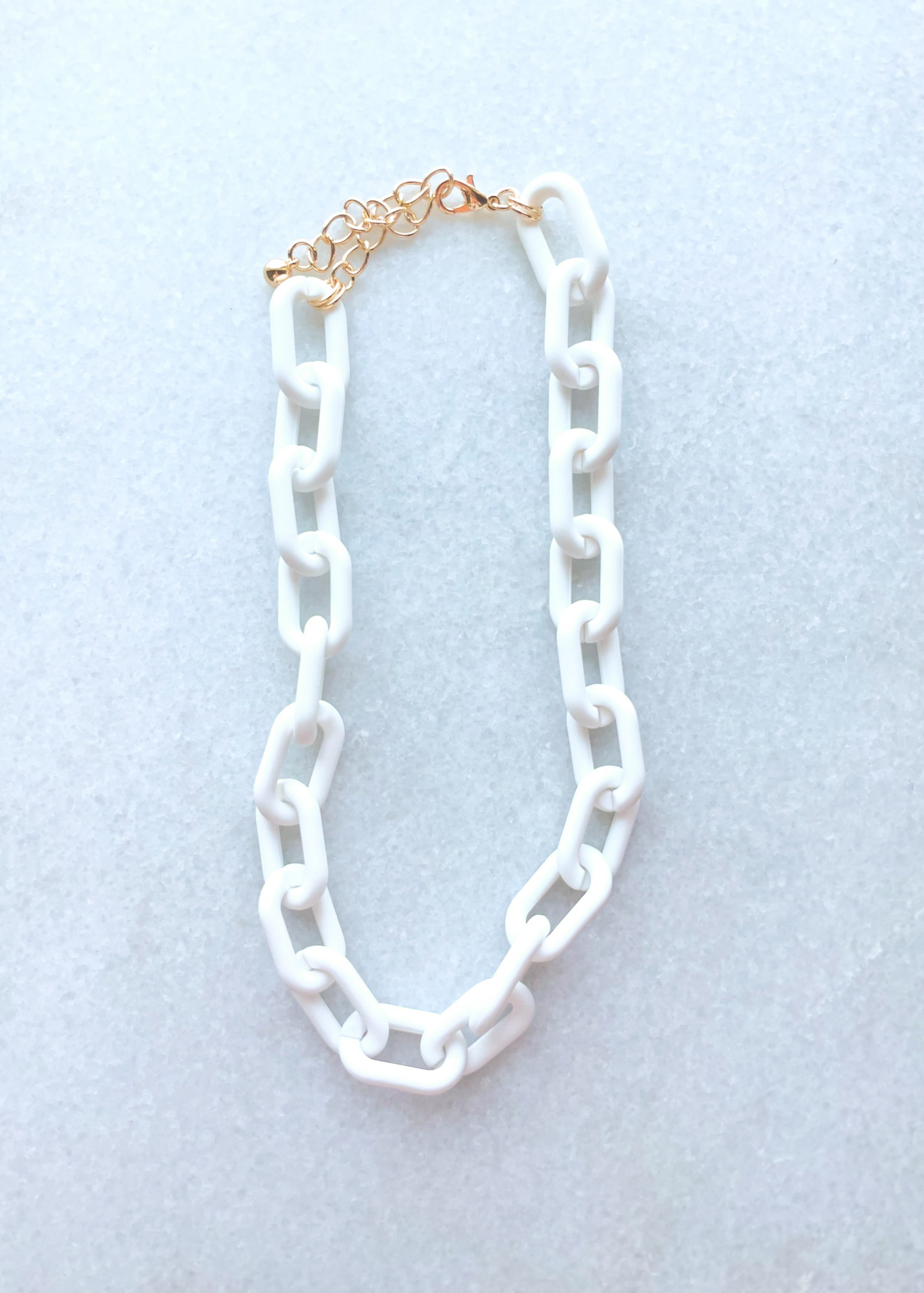 hula sue big link necklace - white