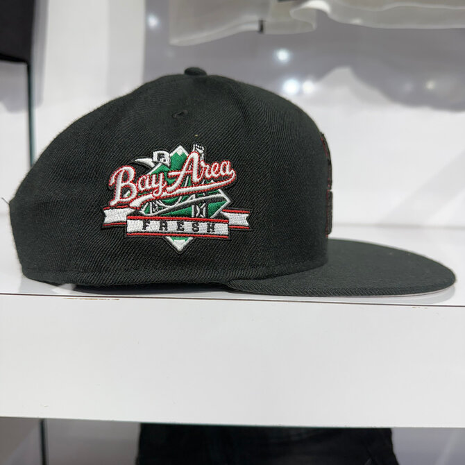 FRESH FRESH The Bay Snapback Hat Black/Bred