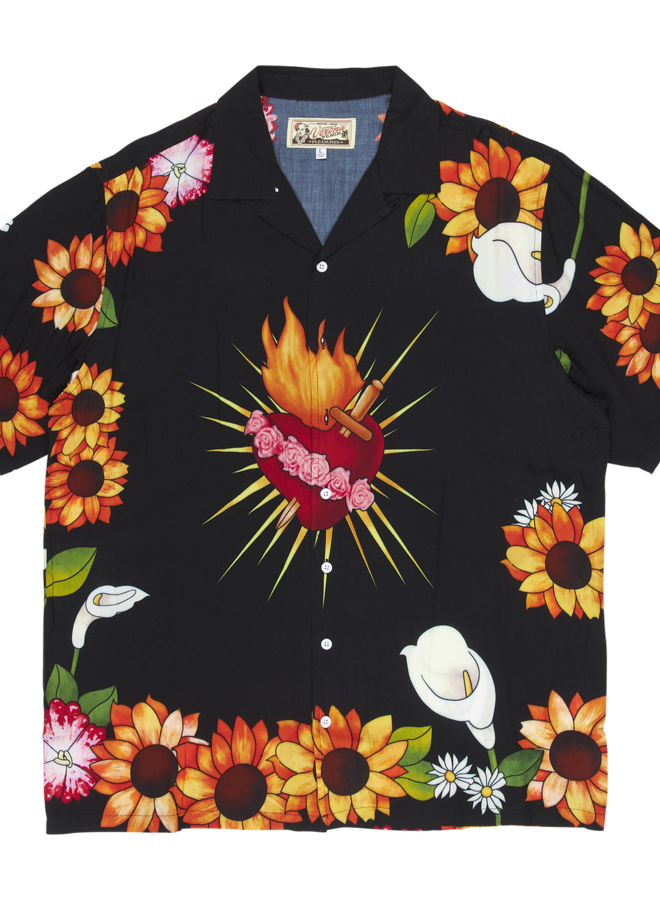 HEART BUTTON DOWN - BLACK