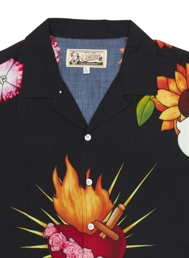 HEART BUTTON DOWN - BLACK