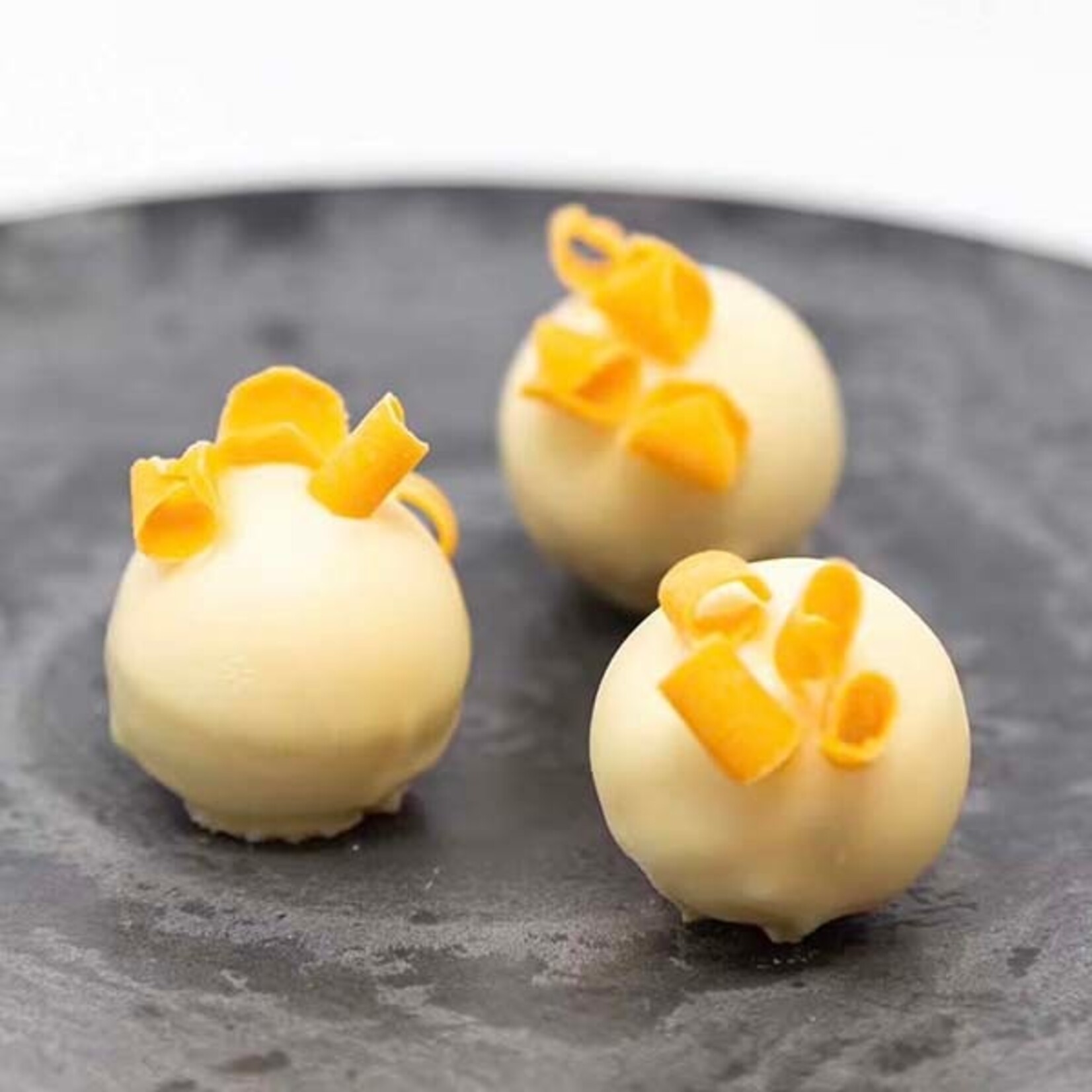Dobla Dobla - White Chocolate Truffle Shells - 1" (504 ct)