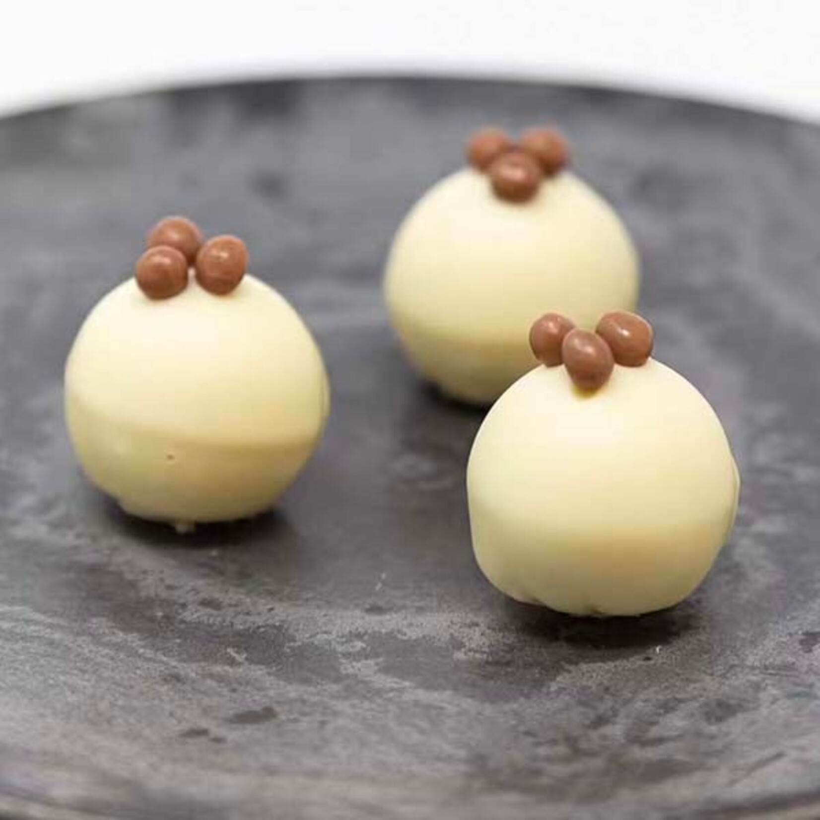 Dobla Dobla - White Chocolate Truffle Shells - 1" (504 ct)