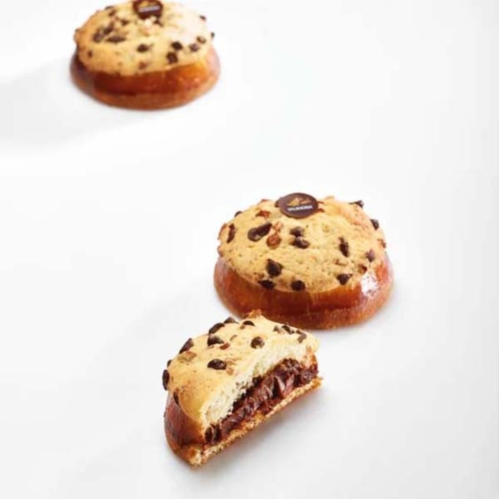Valrhona Caramelia Milk Chocolate 36% 6.6 lb - Pastry Depot Valrhona Caramelia Milk Chocolate 36% 6.6 lb - Pastry Depot