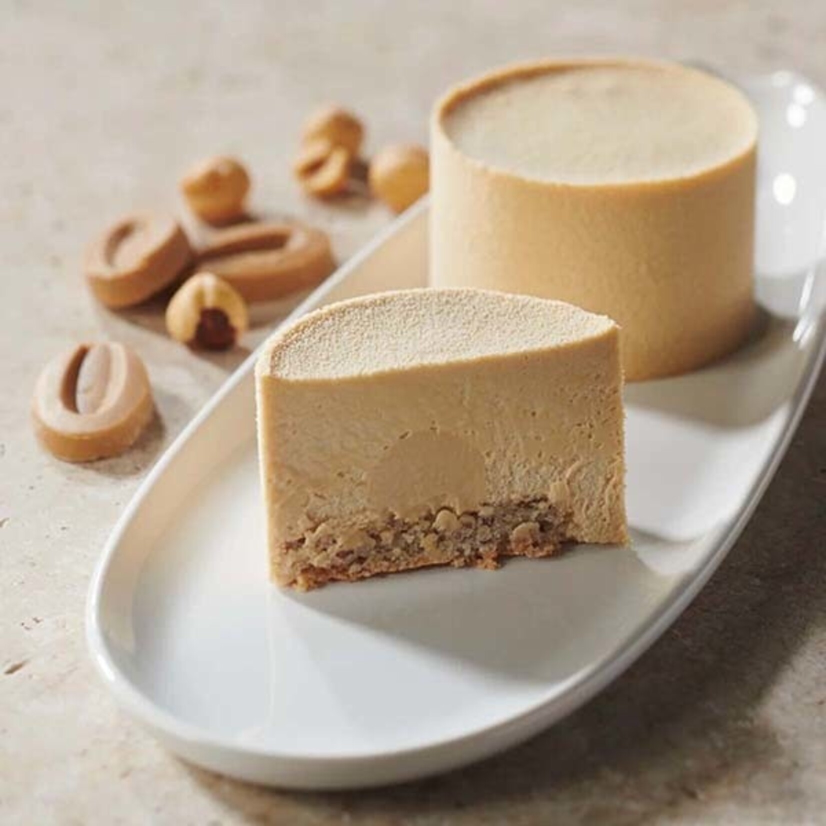 Valrhona Valrhona - Dulcey Blond Chocolate 35% - 250 g / 8.8 oz