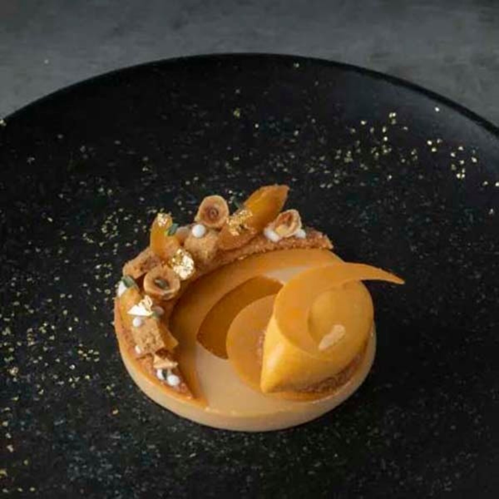 Valrhona Valrhona - Dulcey Blond Chocolate 35% - 250 g / 8.8 oz
