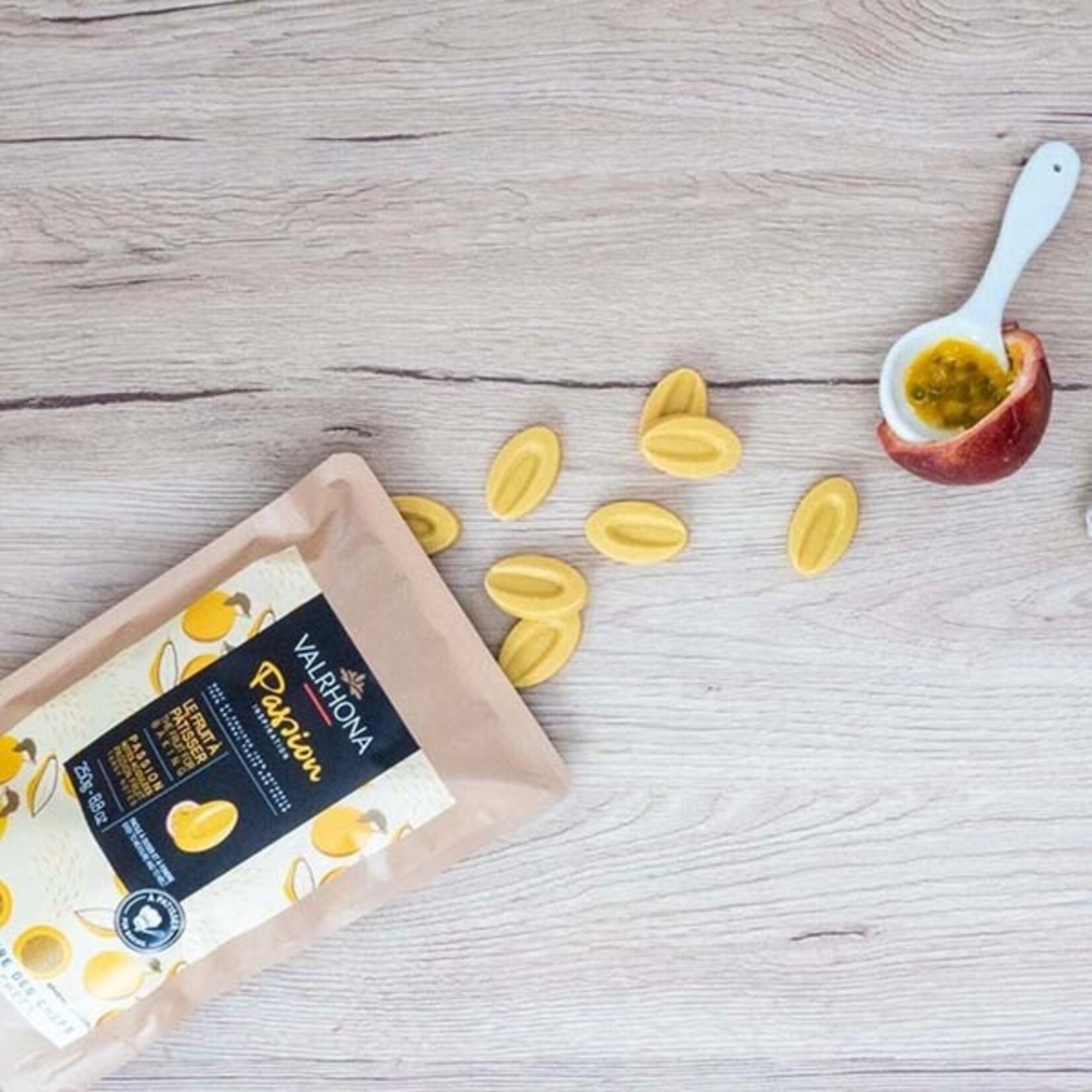 Valrhona Valrhona - Inspiration Passion Fruit Couverture  - 250 g / 8.8 oz