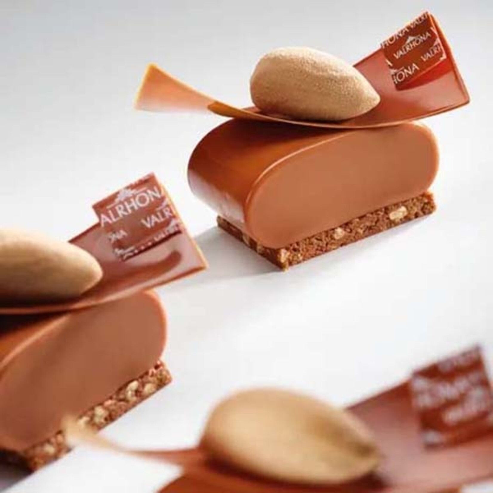 Valrhona Valrhona - Satilia Milk Chocolate 38% - 26.5 lb