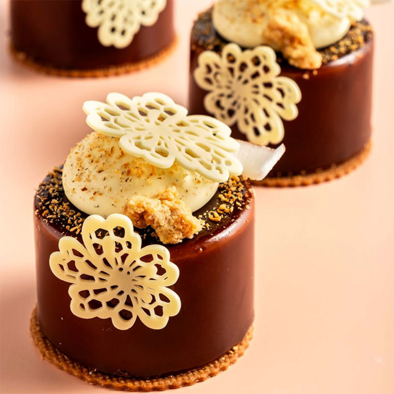 Dobla Dobla - White Chocolate Lace Flower (96 ct)