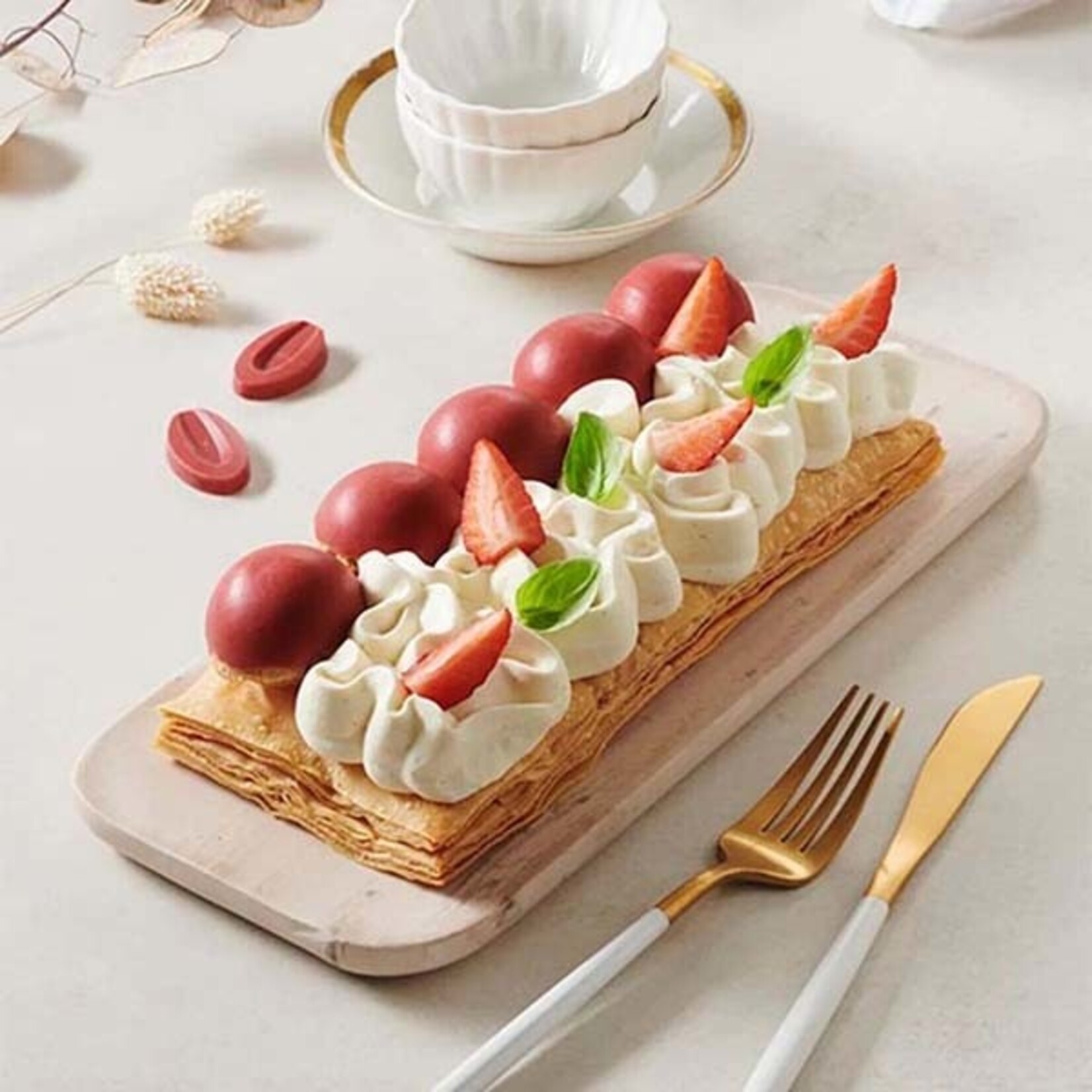 Valrhona Valrhona - Ivoire White Chocolate 35% - 6.6 lb (box of 3)
