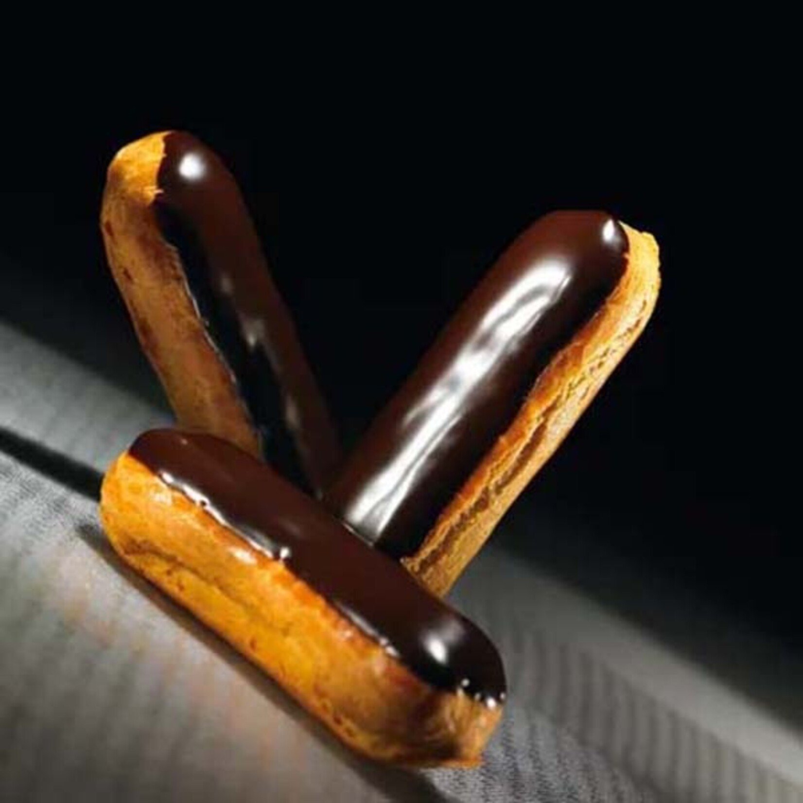 Valrhona Valrhona - Guanaja Dark Chocolate 70% - 6.6 lb (box of 3)