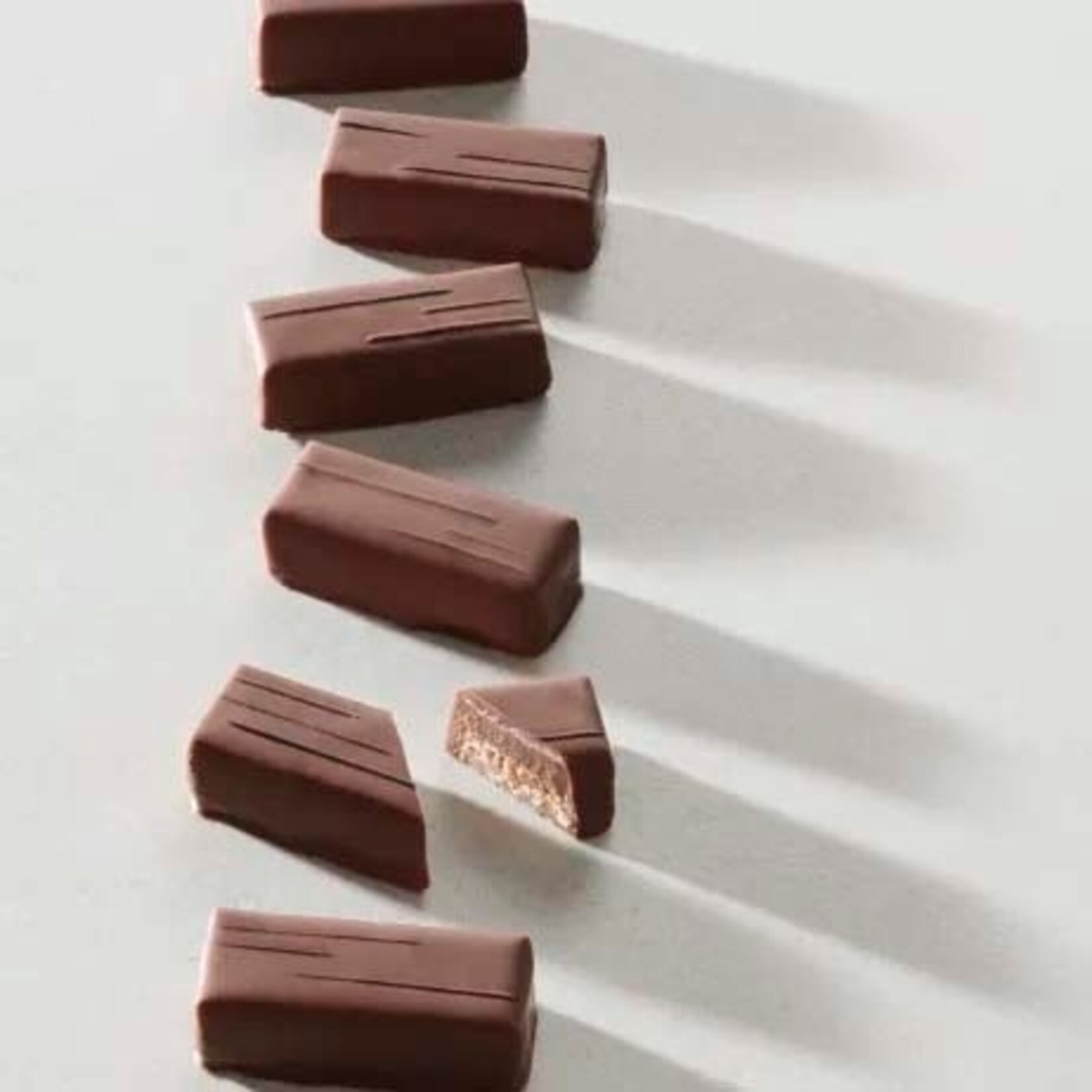 Valrhona Valrhona - Hukambi Milk Chocolate 53% - 6.6 lb (box of 3)