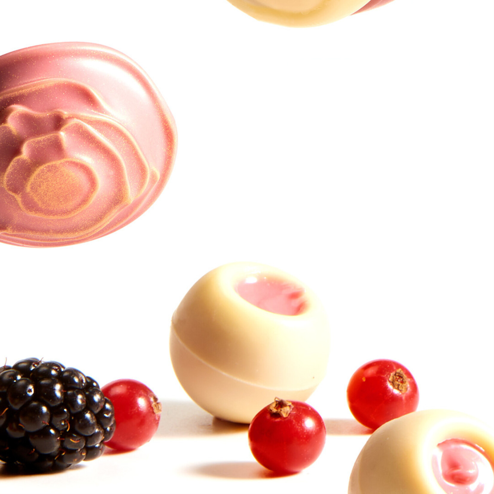 Mona Lisa Mona Lisa - White Chocolate Truffle Shells - 1" (504 ct)