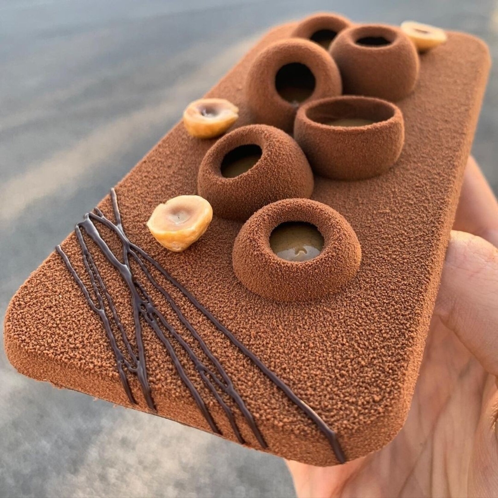 Mona Lisa Mona Lisa - White Chocolate Truffle Shells - 1" (504 ct)