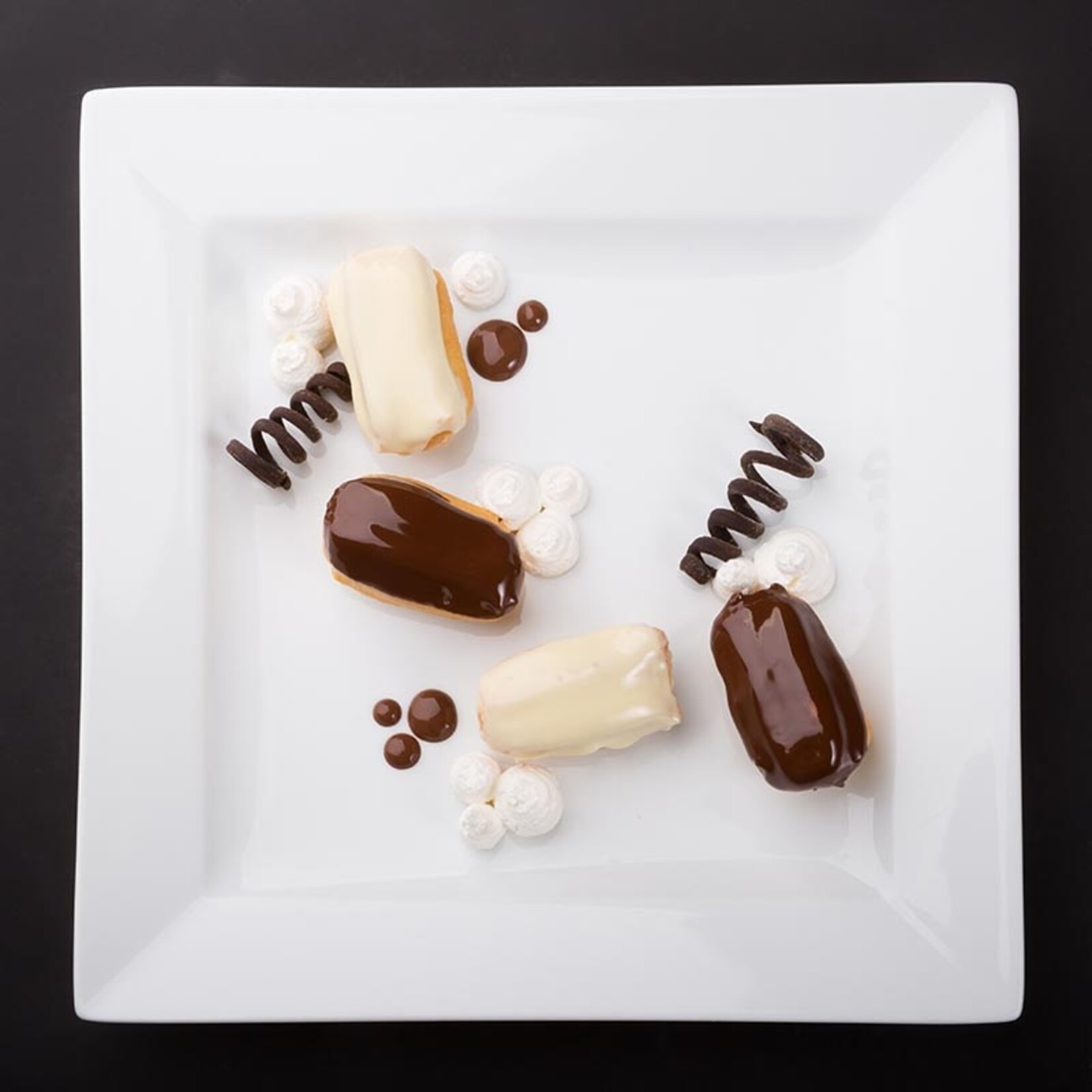 Moda Moda - Mini Eclair shell - 2.25" (240 ct)