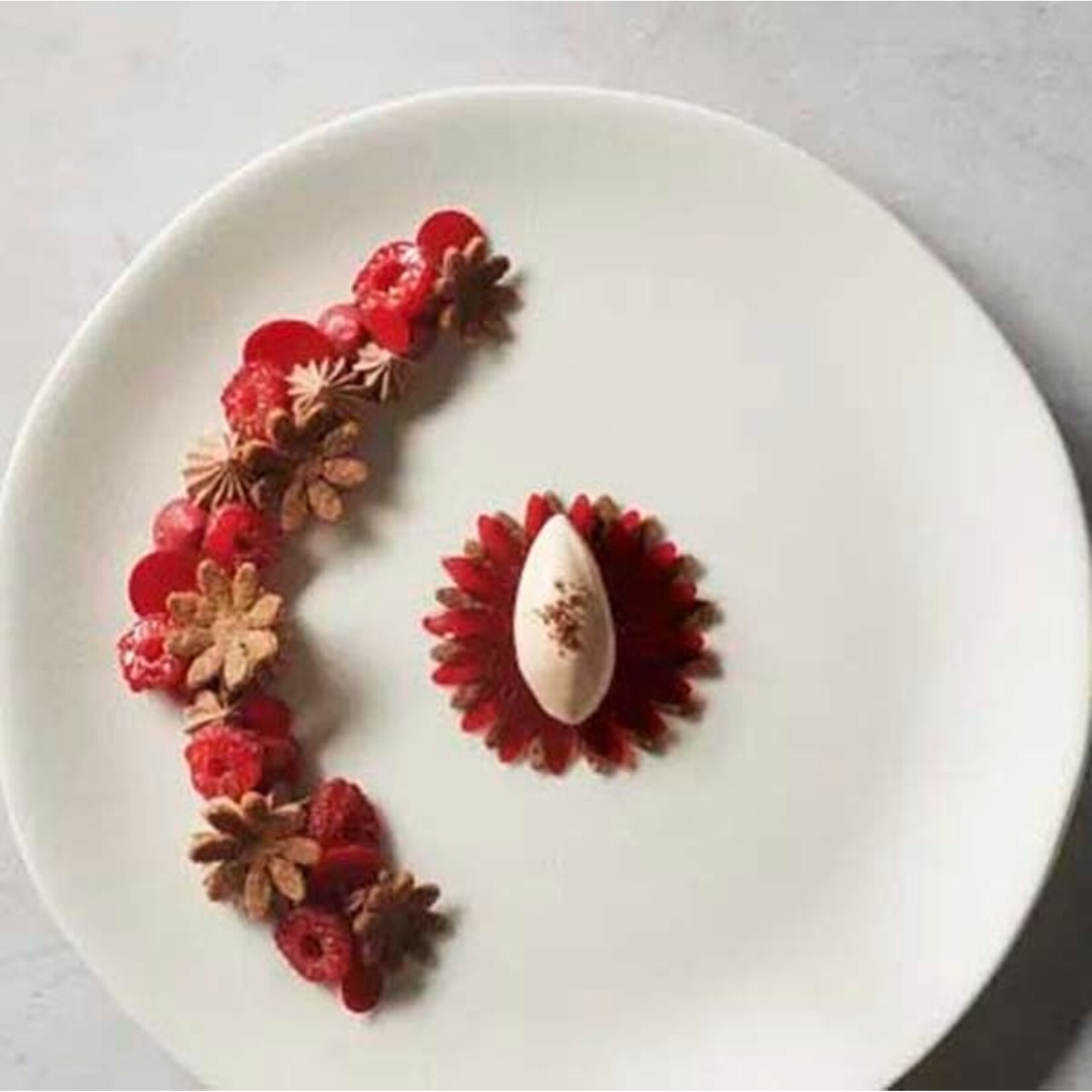 Valrhona Valrhona - Amatika Vegan Milk Chocolate 46% - 6.6 lb (box of 3)