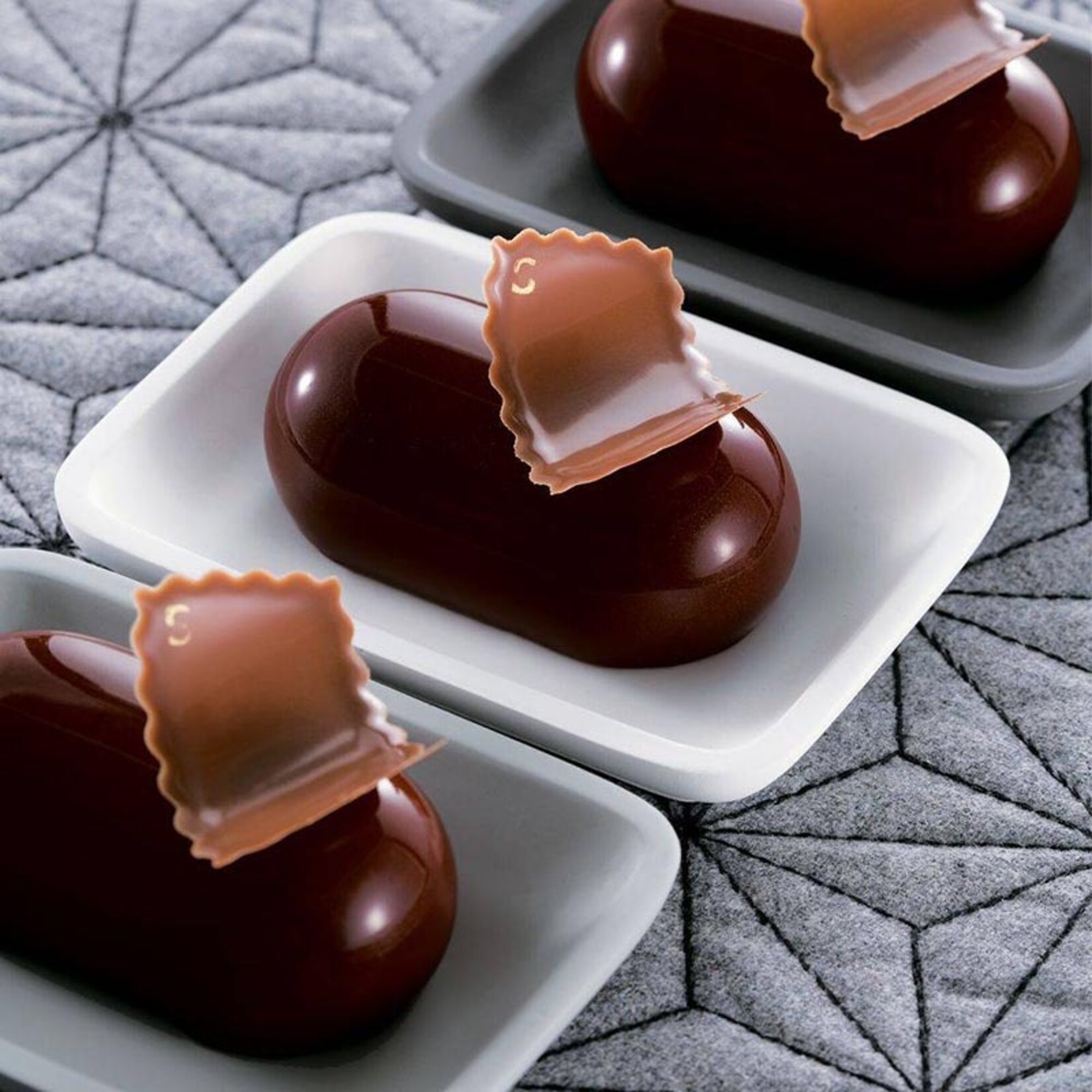 Cacao Barry Cacao Barry - Brillance Dark Chocolate Mirror Glaze - 4.4 lb