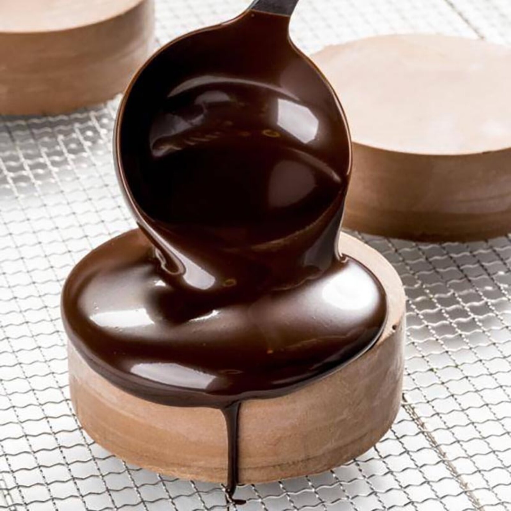 Cacao Barry Cacao Barry - Brillance Dark Chocolate Mirror Glaze - 4.4 lb