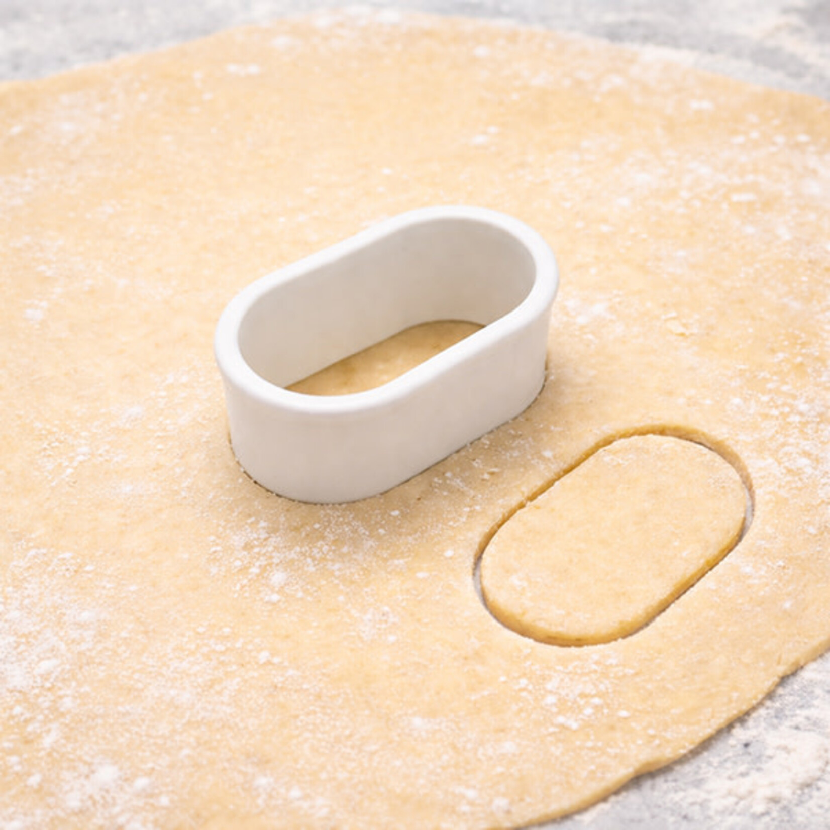 Ateco Ateco - Plain Oval Cutter, Plastic (7 ct)