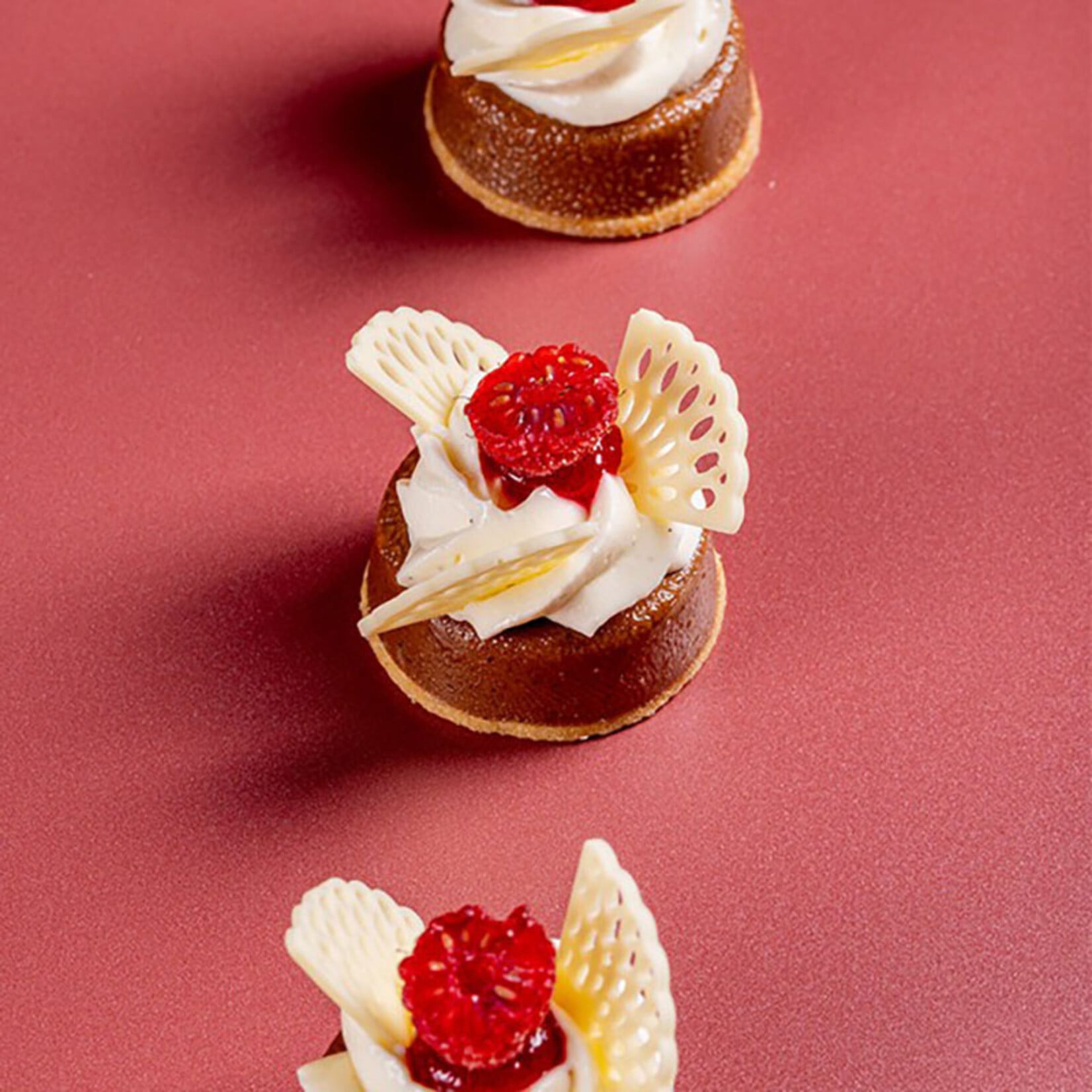 Dobla Dobla - White Chocolate Mini Lace Fan Assortment (216 ct)