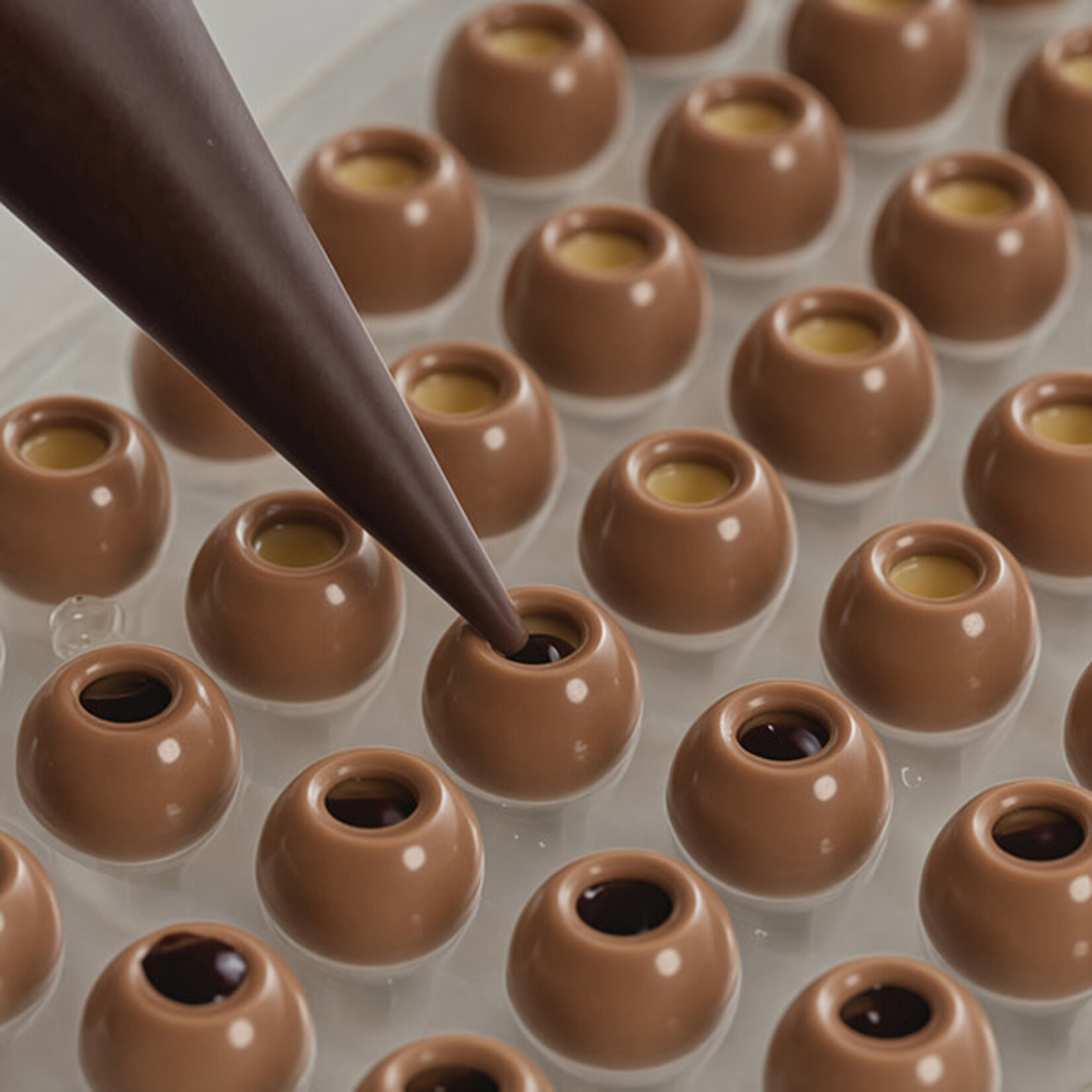 Dobla Dobla - Milk Chocolate Truffle Shells - 1" (504 ct)