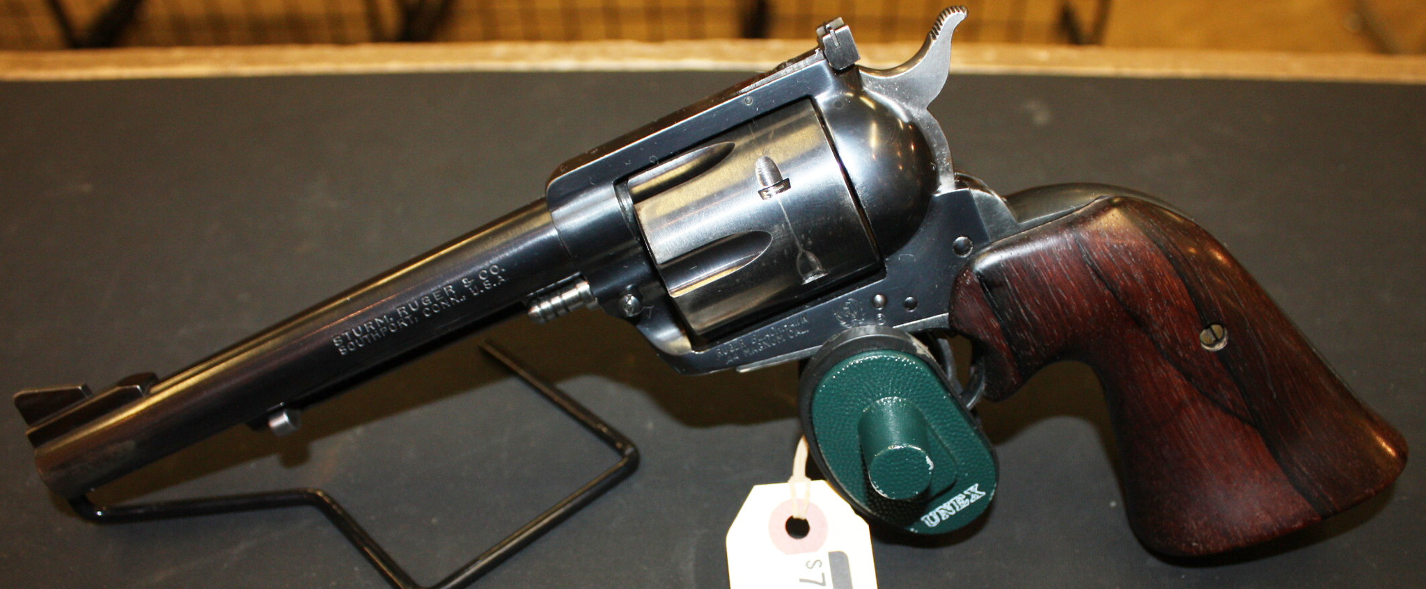 ruger .44 magnum blackhawk with wood case ruger .44 magnum blackhawk with wood case