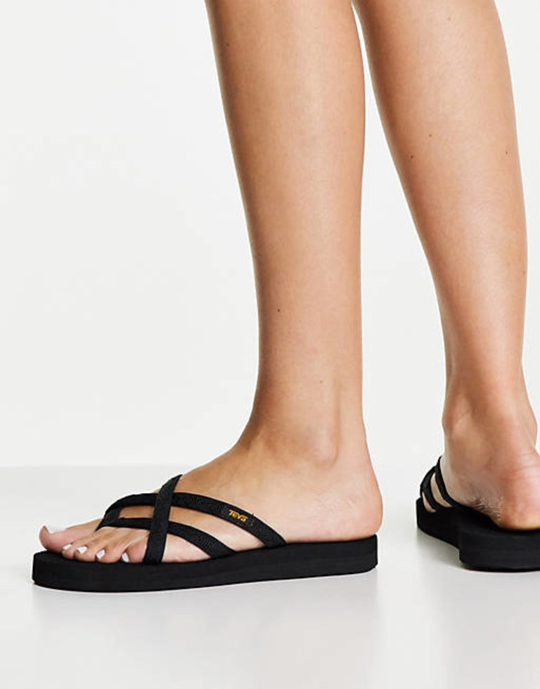 Teva Olowahu sandals in black