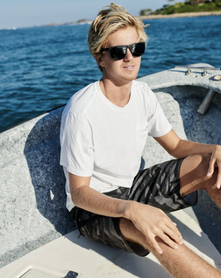 ISea Wyatt - Black Smoke Polarized