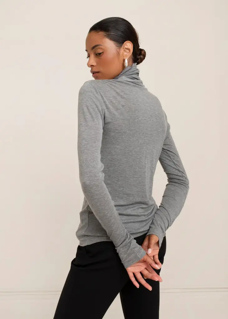 Paper Label Eva Turtle Neck