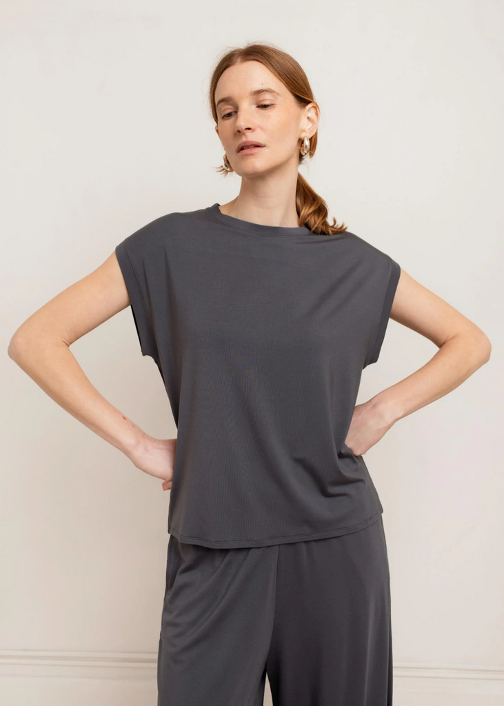 Paper Label Tilda Sleeveless Shirt