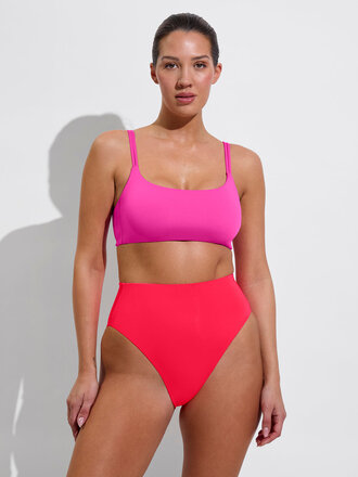 Left On Friday Pool Days Top D+
