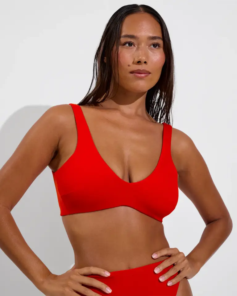 Left On Friday Plunge Top D+