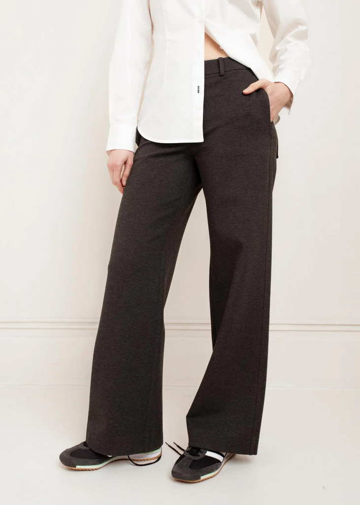 Paper Label Denise Pant