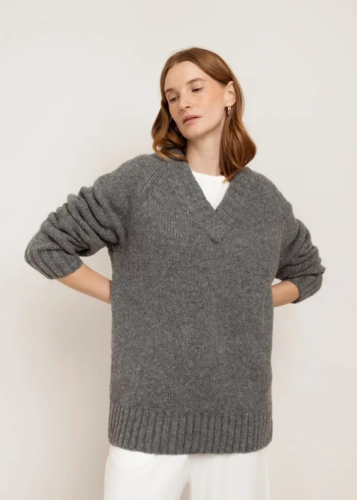 Paper Label Taigen V Neck Pullover
