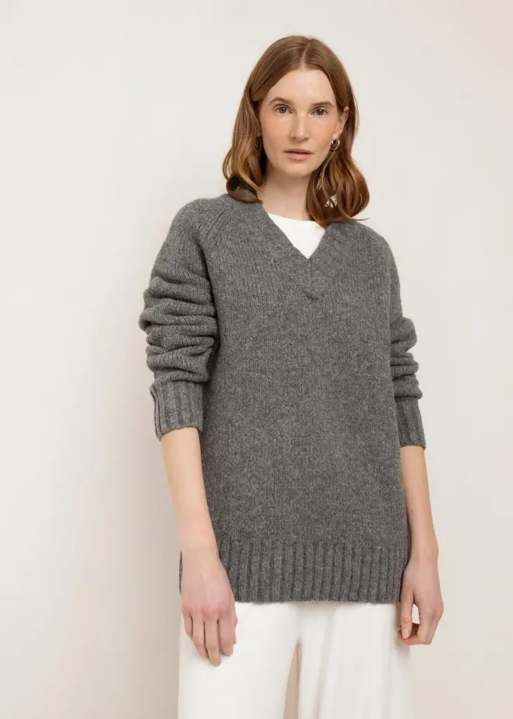 Paper Label Taigen V Neck Pullover